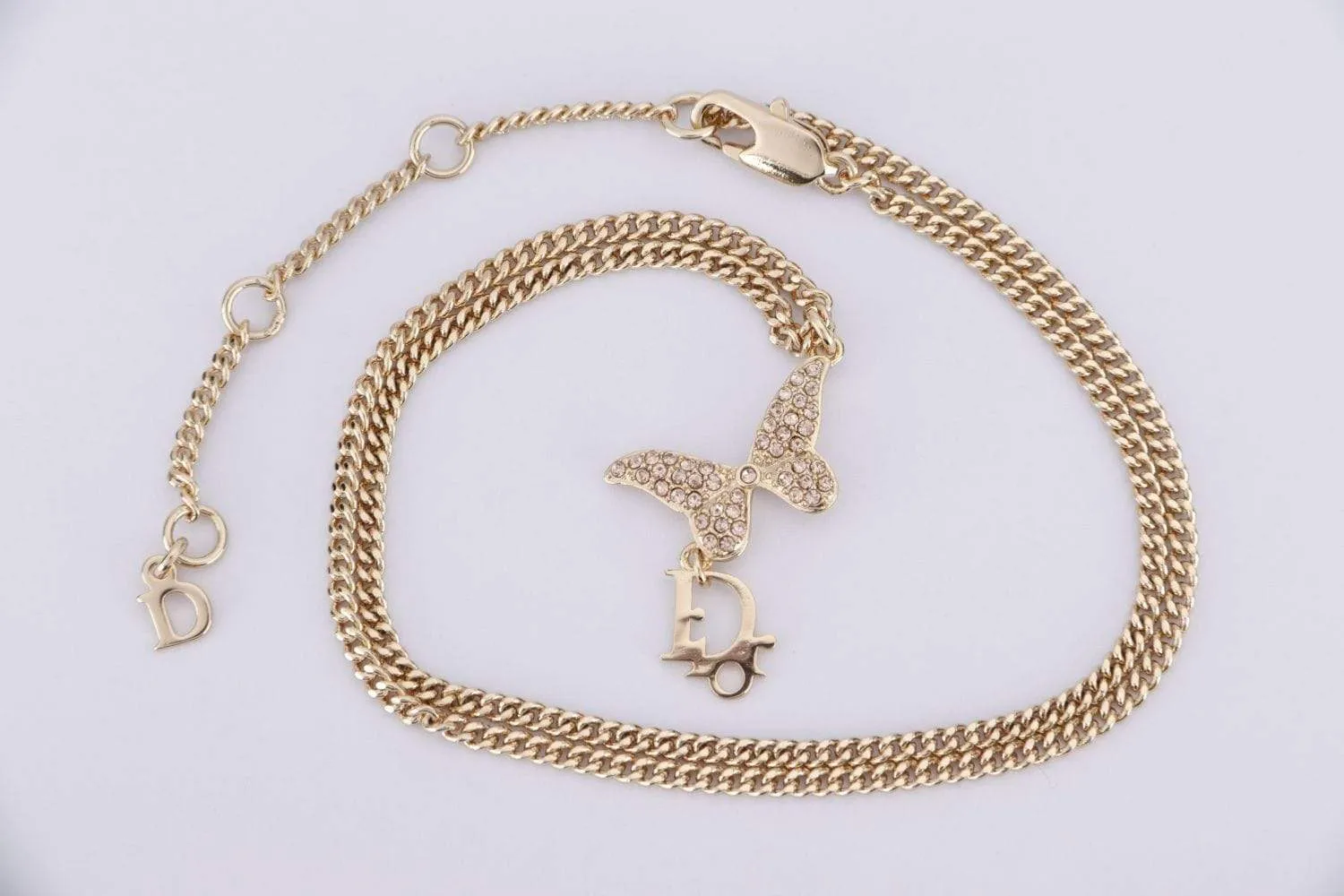 CHRISTIAN DIOR BUTTERFLY PENDANT GOLD NECKLACE