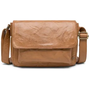 Classic crossover bag in soft and delicious leather quality / 16030 - Cognac