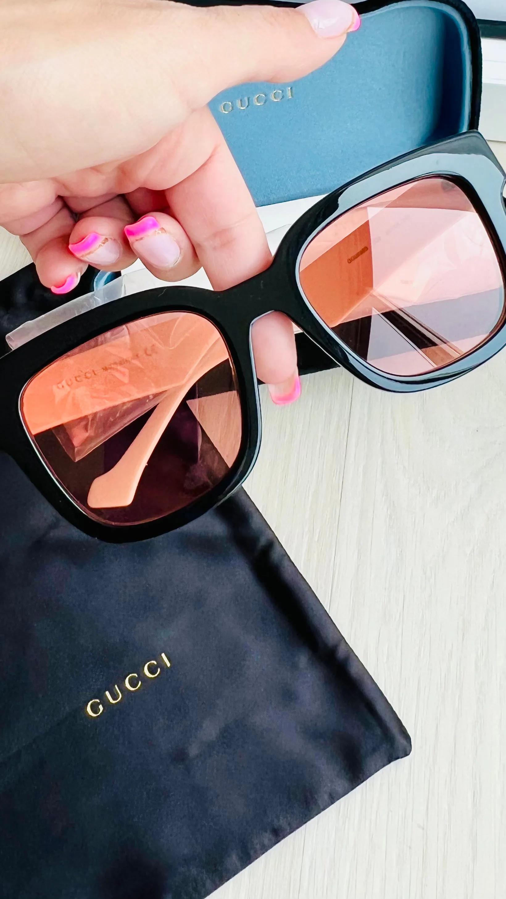 GUCCI Square Tinted Sunglasses