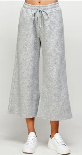 Jane Textured Cropped Wide Pants in Grey