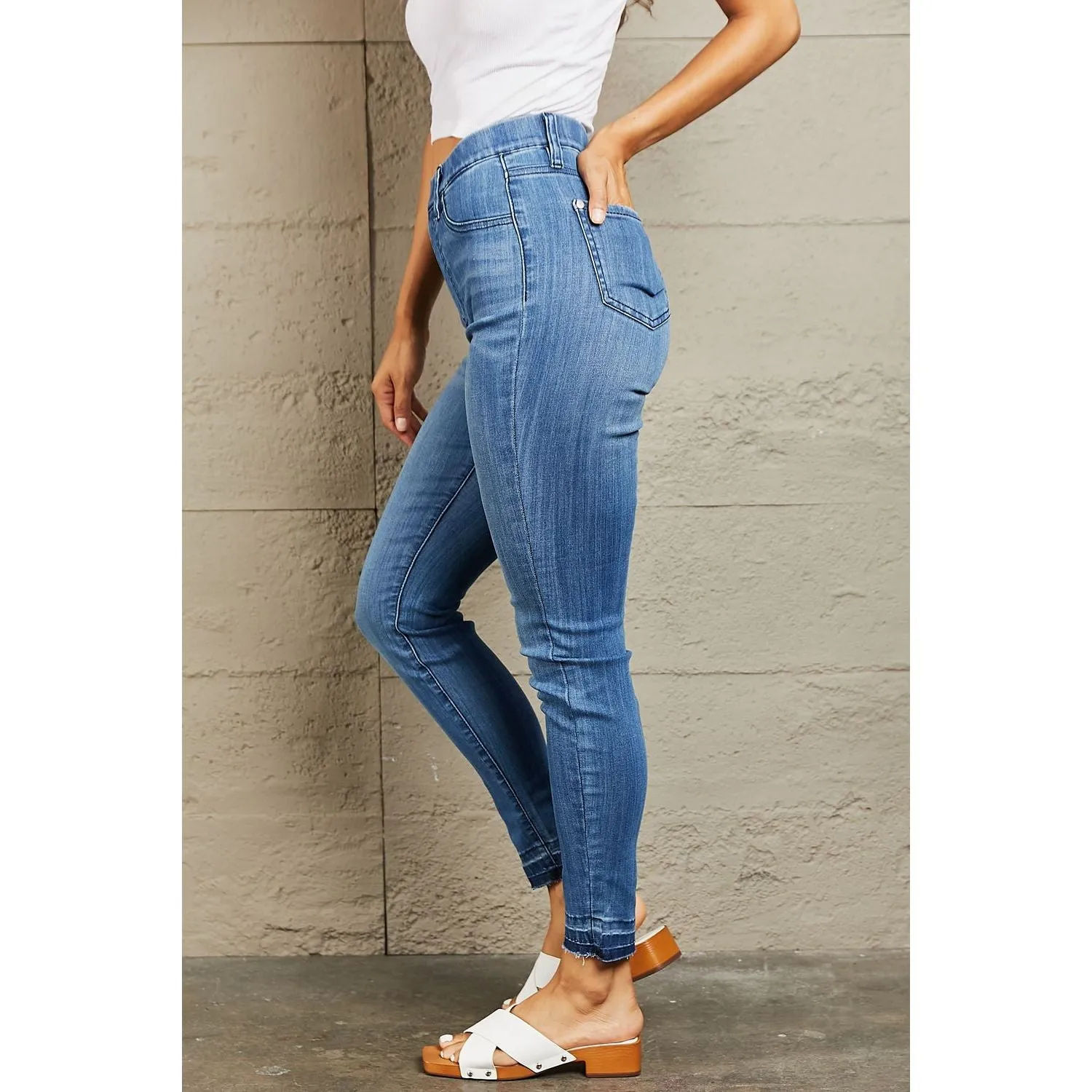 Judy Blue Janavie Full Size High Waisted Pull On Skinny Jeans