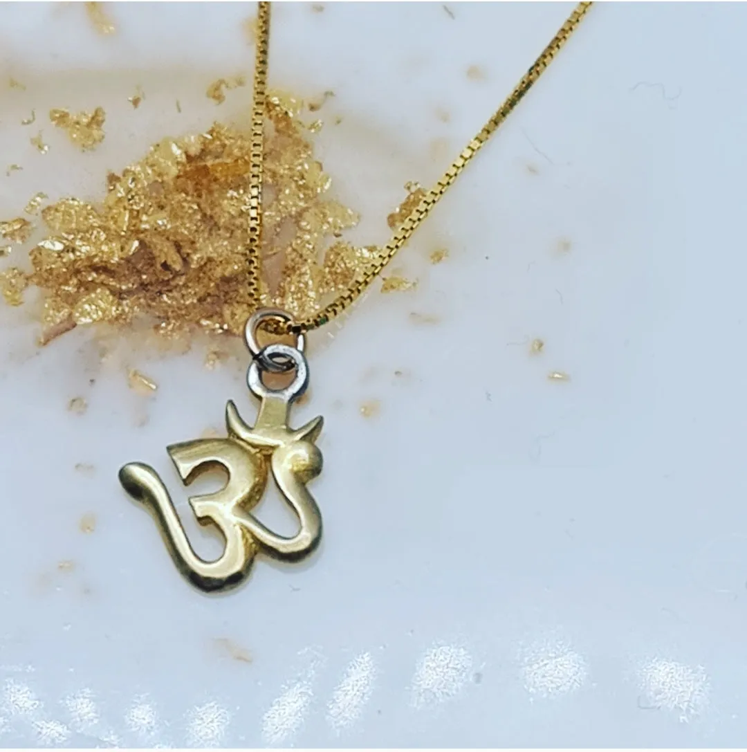 Ohm Gold necklace