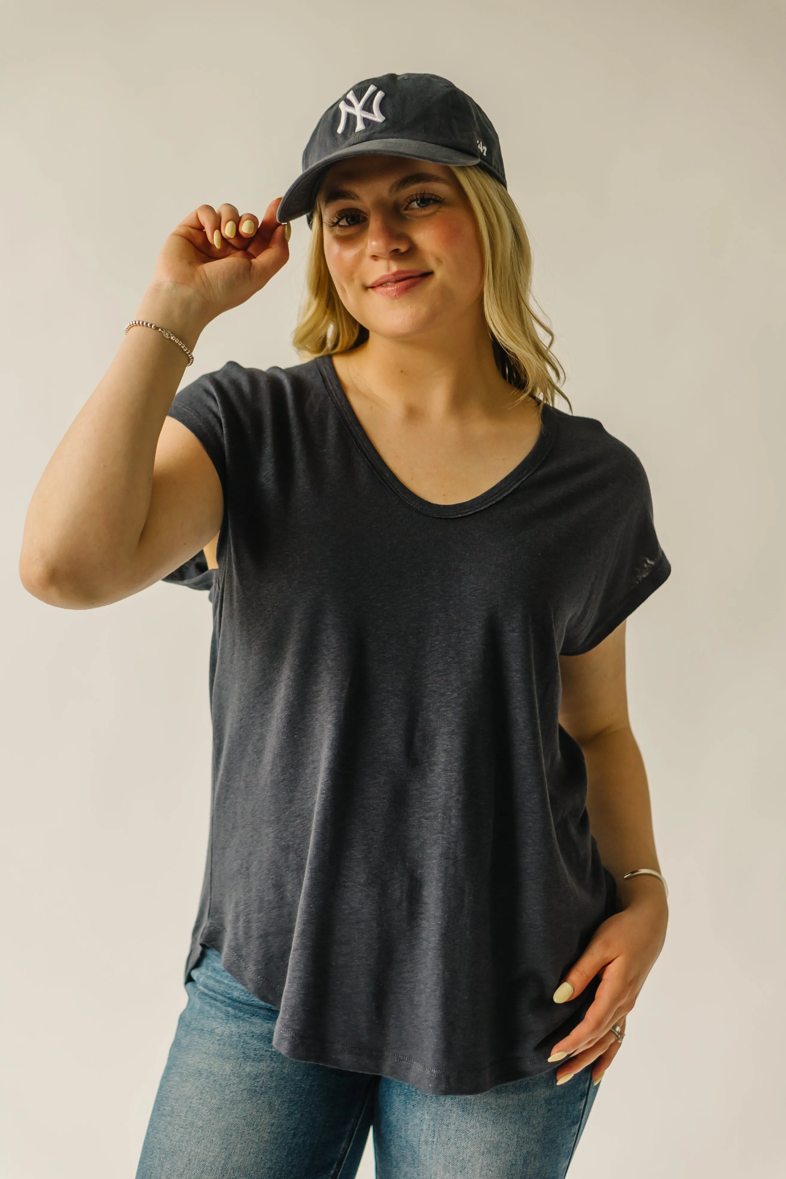 The Garver V-Neck Linen Tee in Charcoal